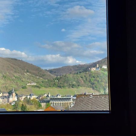 Dachgeschosswohnung Mit Burgblick In Kues Bernkastel-Kues Bagian luar foto