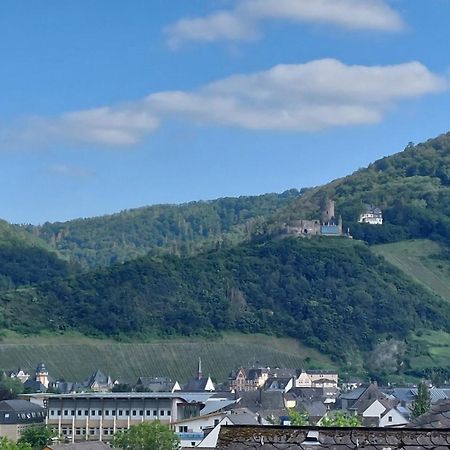 Dachgeschosswohnung Mit Burgblick In Kues Bernkastel-Kues Bagian luar foto