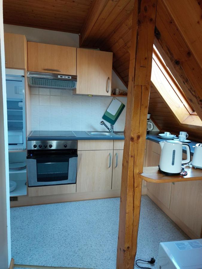 Dachgeschosswohnung Mit Burgblick In Kues Bernkastel-Kues Bagian luar foto