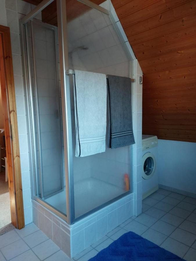 Dachgeschosswohnung Mit Burgblick In Kues Bernkastel-Kues Bagian luar foto