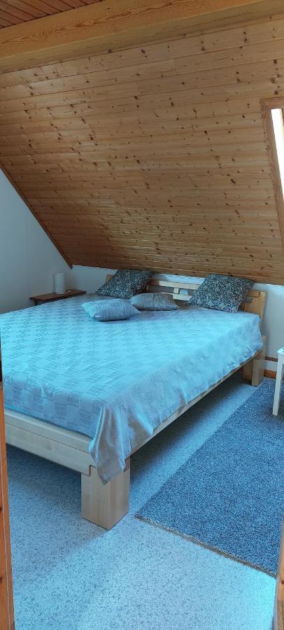 Dachgeschosswohnung Mit Burgblick In Kues Bernkastel-Kues Bagian luar foto