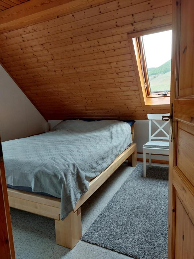 Dachgeschosswohnung Mit Burgblick In Kues Bernkastel-Kues Bagian luar foto